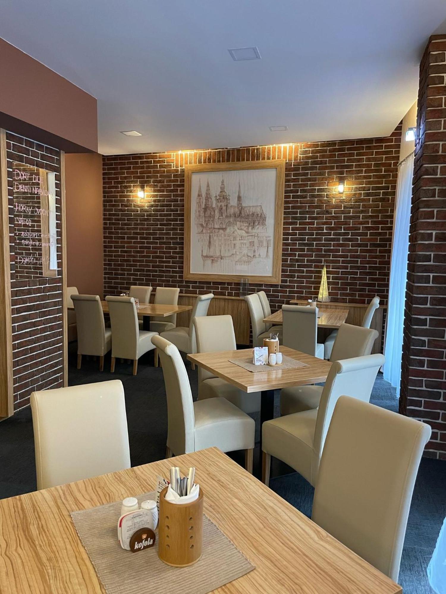 Hotel U Mesta Prahy Nachod Ngoại thất bức ảnh