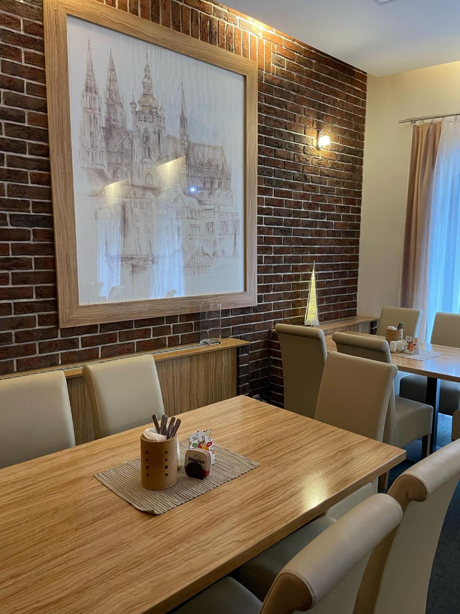 Hotel U Mesta Prahy Nachod Ngoại thất bức ảnh