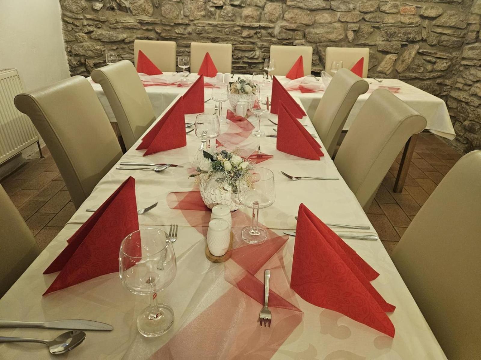 Hotel U Mesta Prahy Nachod Ngoại thất bức ảnh